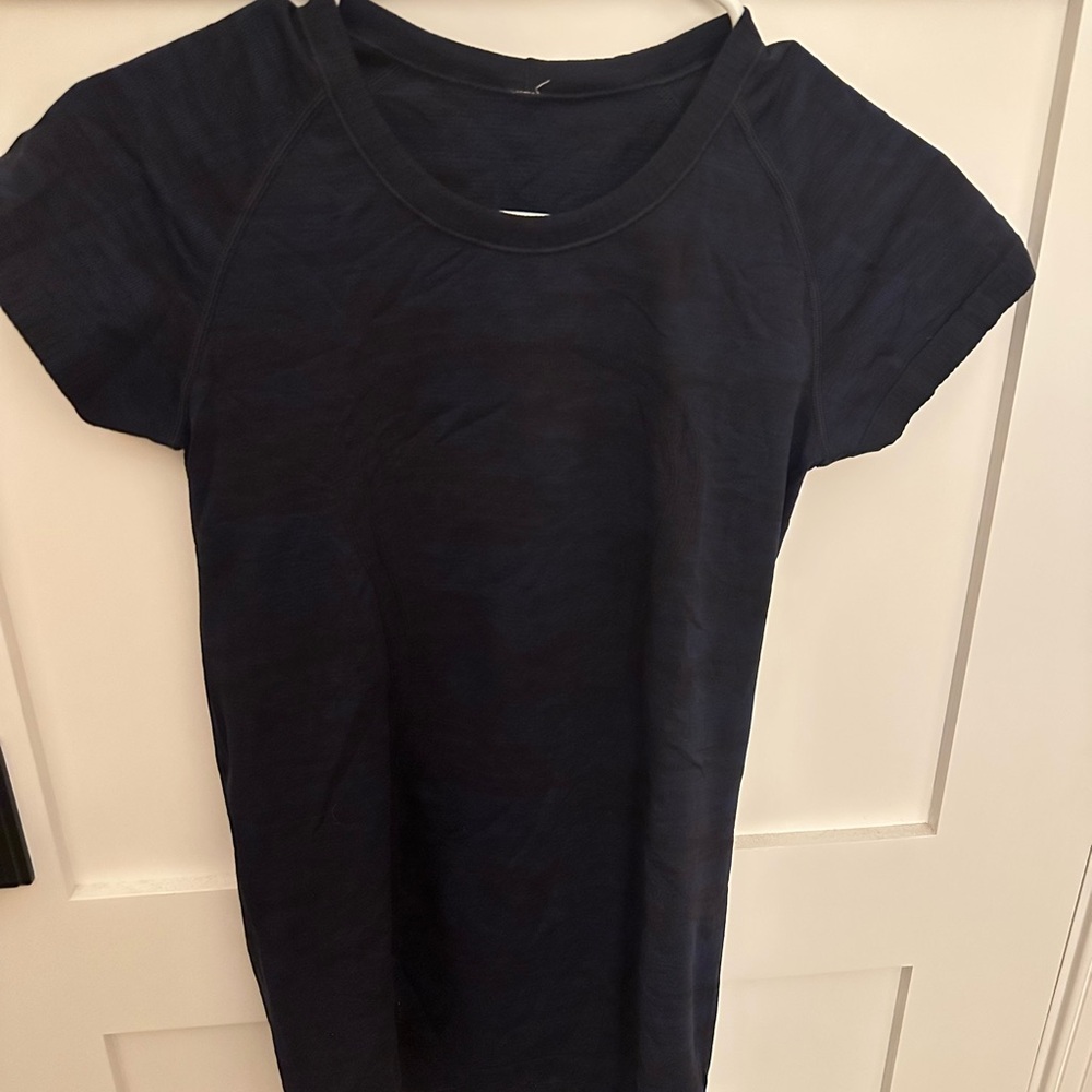 lululemon navy and black swiftly